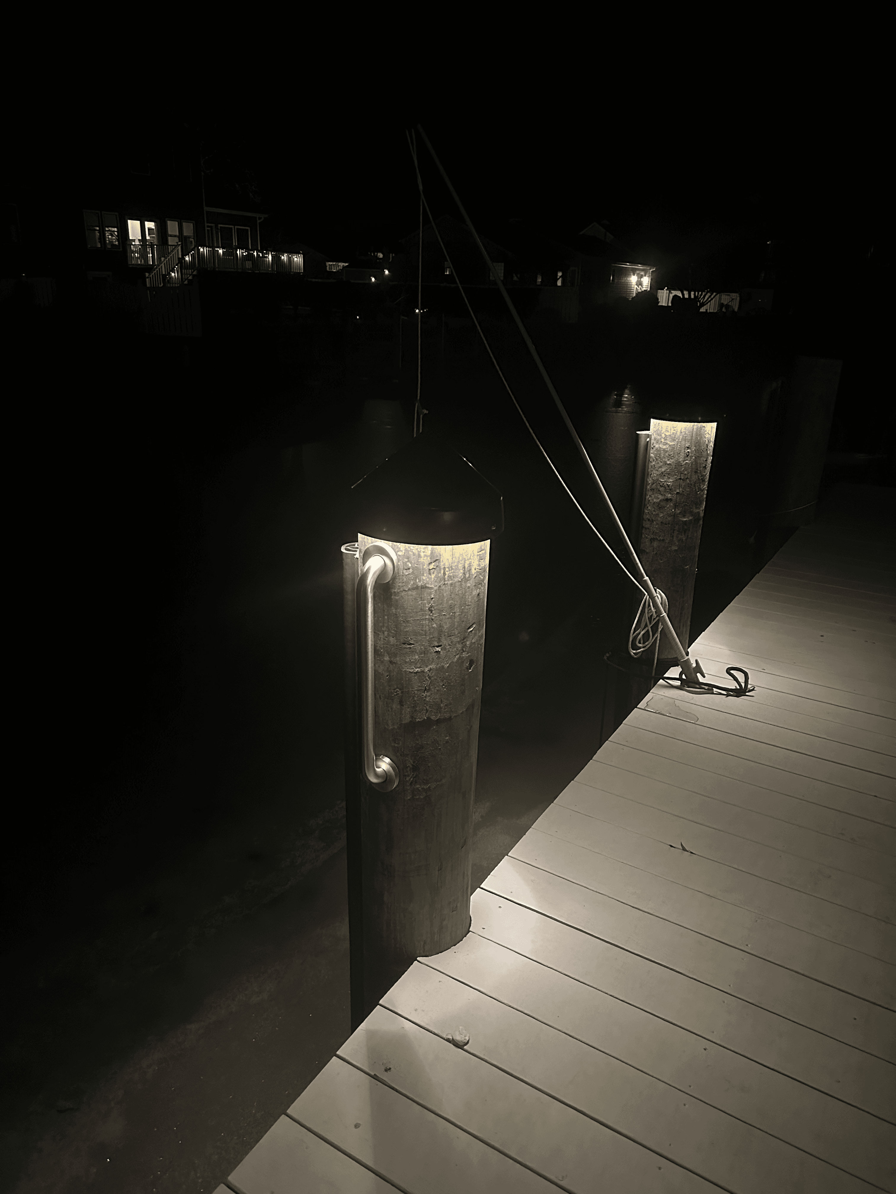 Durable dock lighting fixture 3